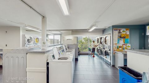 Tiny photo for 6007 N Sheridan Road #39F, Chicago, IL 60660 (MLS # 12435765)