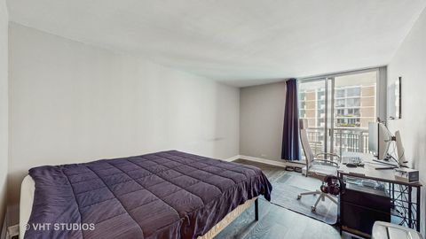 Tiny photo for 6007 N Sheridan Road #39F, Chicago, IL 60660 (MLS # 12435765)