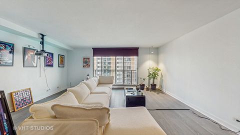 Tiny photo for 6007 N Sheridan Road #39F, Chicago, IL 60660 (MLS # 12435765)