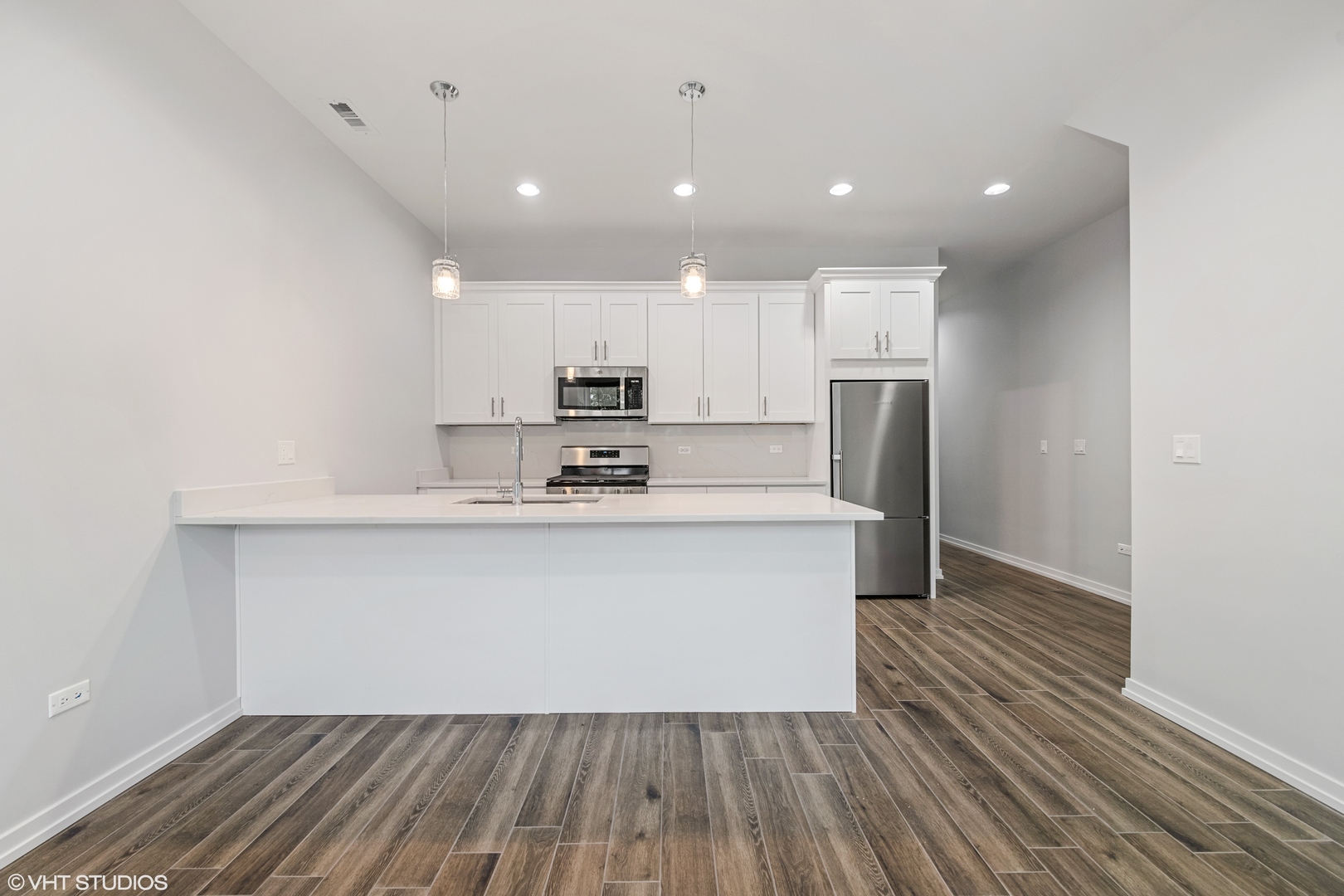 2801 W Warren Boulevard 1