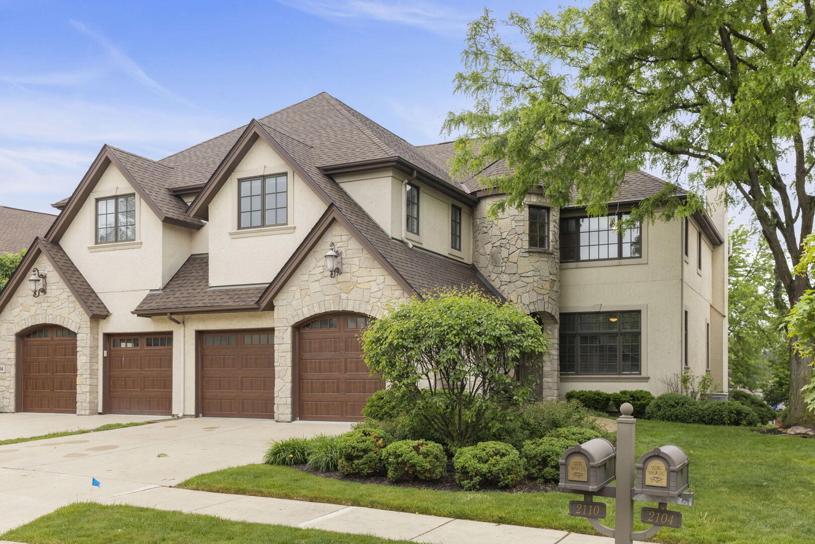 2110 Lillian Lane