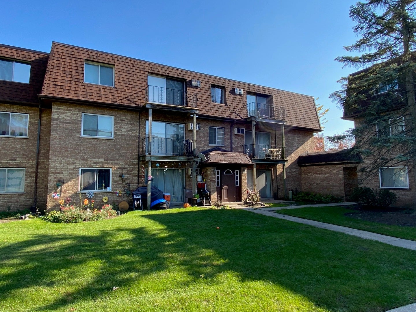 115 E Dundee Road 3N