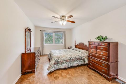 Tiny photo for 206 W Hintz Road, Arlington Heights, IL 60004 (MLS # 12417712)