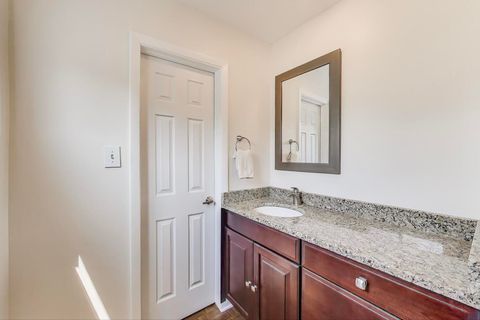 Tiny photo for 206 W Hintz Road, Arlington Heights, IL 60004 (MLS # 12417712)