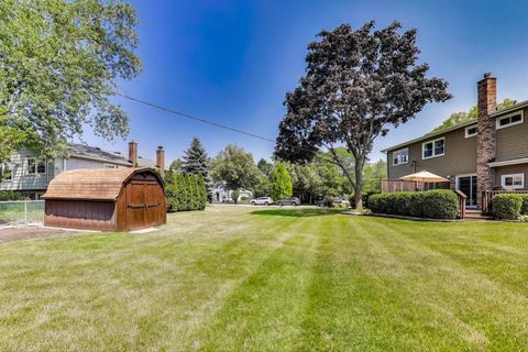 Tiny photo for 206 W Hintz Road, Arlington Heights, IL 60004 (MLS # 12417712)