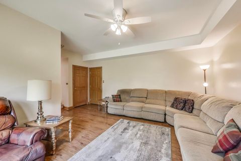 Tiny photo for 206 W Hintz Road, Arlington Heights, IL 60004 (MLS # 12417712)
