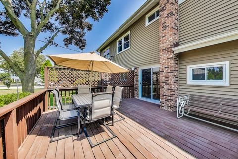 Tiny photo for 206 W Hintz Road, Arlington Heights, IL 60004 (MLS # 12417712)