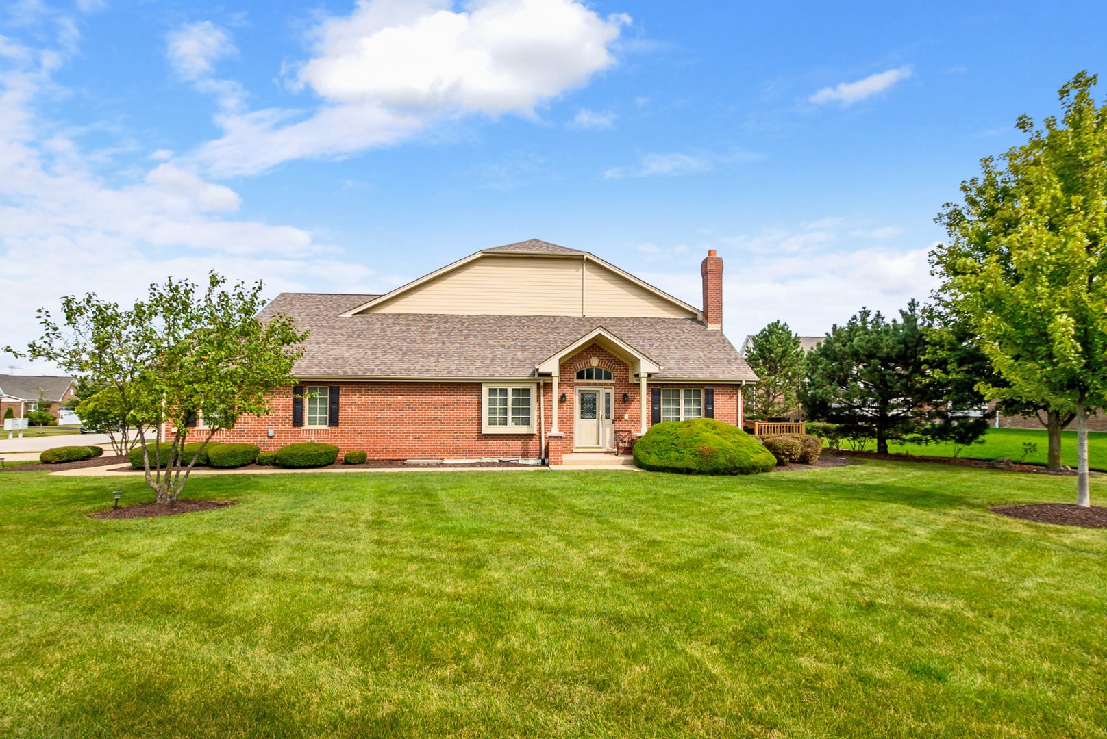 1876 Royalglen Drive