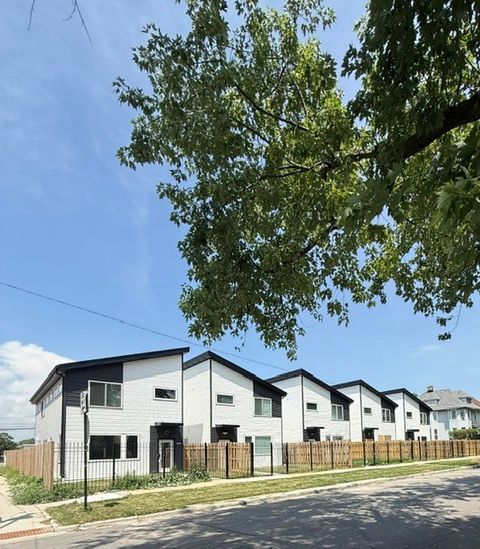 Photo of 308 N Lockwood Avenue, Chicago, IL 60644 (MLS # 12694626)