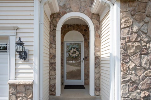 Tiny photo for 3270 Bagatelle Lane, Mundelein, IL 60060 (MLS # 12748412)