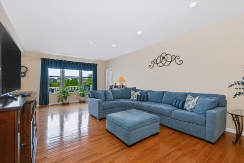 Tiny photo for 3270 Bagatelle Lane, Mundelein, IL 60060 (MLS # 12748412)