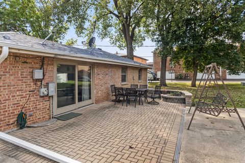 Tiny photo for 7916 W 113th Place, Palos Hills, IL 60465 (MLS # 12496611)