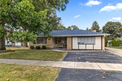 Tiny photo for 7916 W 113th Place, Palos Hills, IL 60465 (MLS # 12496611)