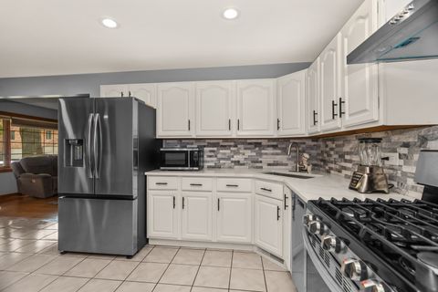 Tiny photo for 7916 W 113th Place, Palos Hills, IL 60465 (MLS # 12496611)