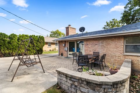 Tiny photo for 7916 W 113th Place, Palos Hills, IL 60465 (MLS # 12496611)