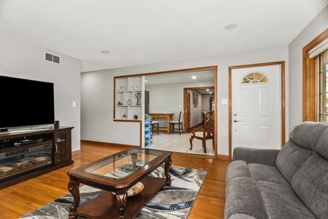 Tiny photo for 7916 W 113th Place, Palos Hills, IL 60465 (MLS # 12496611)
