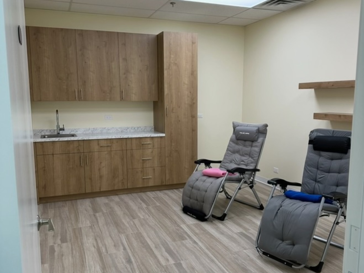 700 S Buffalo Grove Road 810