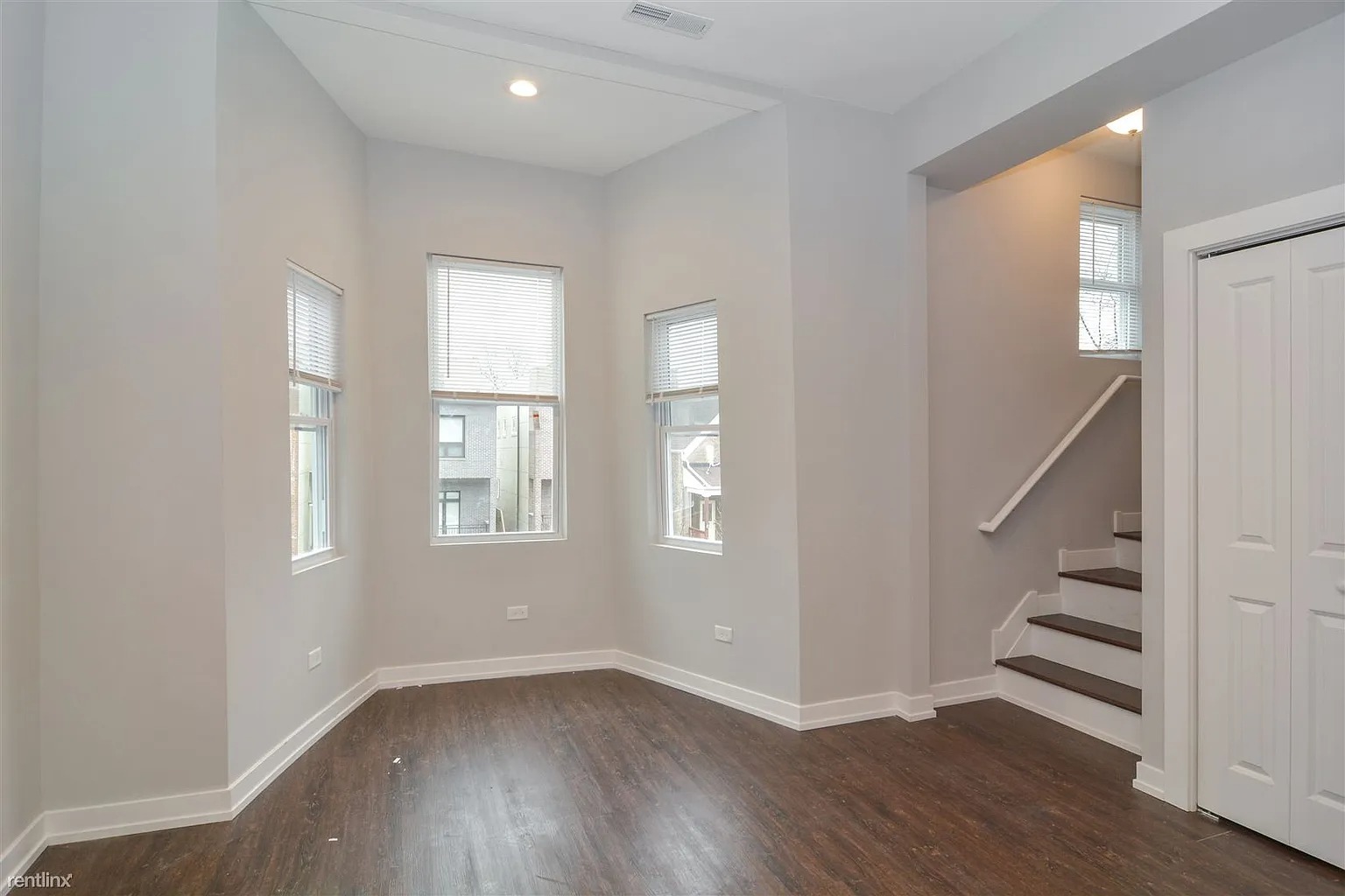 1922 N Rockwell Street 2