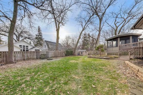 Tiny photo for 28 Muirwood Drive, Glen Ellyn, IL 60137 (MLS # 12542795)