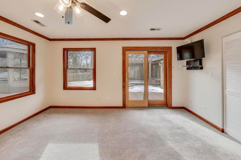 Tiny photo for 28 Muirwood Drive, Glen Ellyn, IL 60137 (MLS # 12542795)