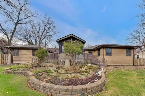 Tiny photo for 28 Muirwood Drive, Glen Ellyn, IL 60137 (MLS # 12542795)