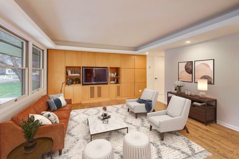 Tiny photo for 28 Muirwood Drive, Glen Ellyn, IL 60137 (MLS # 12542795)