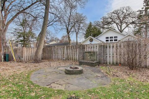 Tiny photo for 28 Muirwood Drive, Glen Ellyn, IL 60137 (MLS # 12542795)