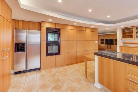 Tiny photo for 28 Muirwood Drive, Glen Ellyn, IL 60137 (MLS # 12542795)