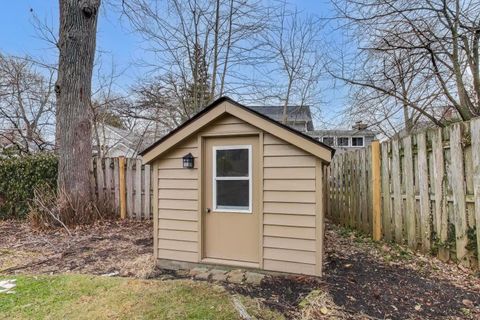 Tiny photo for 28 Muirwood Drive, Glen Ellyn, IL 60137 (MLS # 12542795)
