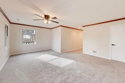 Tiny photo for 28 Muirwood Drive, Glen Ellyn, IL 60137 (MLS # 12542795)