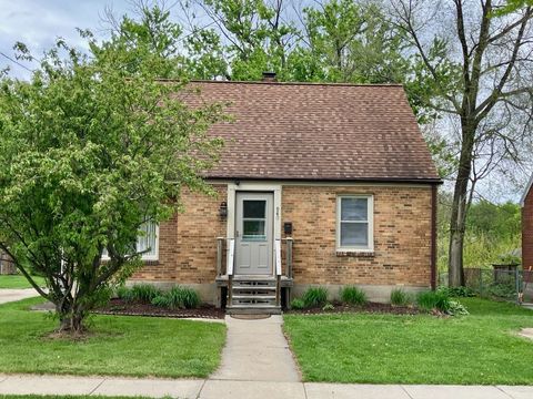 Tiny photo for 940 N Dement Avenue, Dixon, IL 61021 (MLS # 12636393)