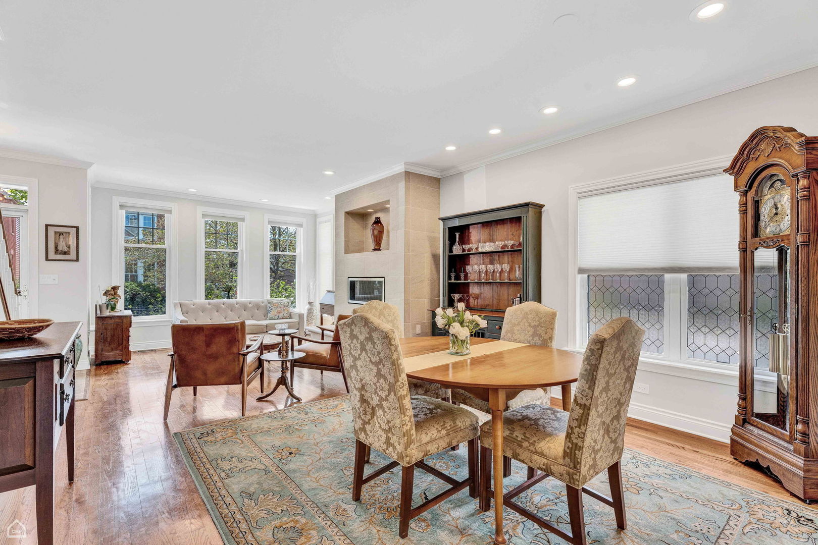 344 W Goethe Avenue