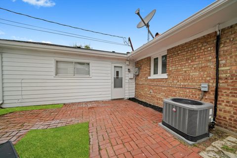 Tiny photo for 55 Apple Lane, Park Forest, IL 60466 (MLS # 12528367)