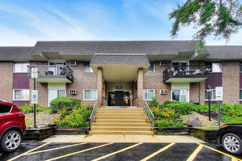 Photo of 3425 83rd Street #D18, Woodridge, IL 60517 (MLS # 12775953)