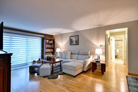 Tiny photo for 2 N Dee Road #203, Park Ridge, IL 60068 (MLS # 12774806)