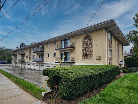Tiny photo for 2 N Dee Road #203, Park Ridge, IL 60068 (MLS # 12774806)