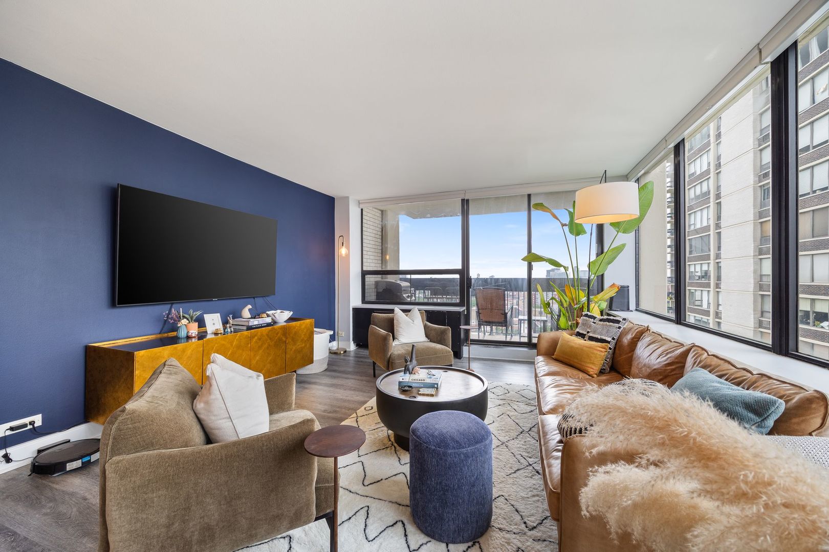 1355 N Sandburg Terrace 1809