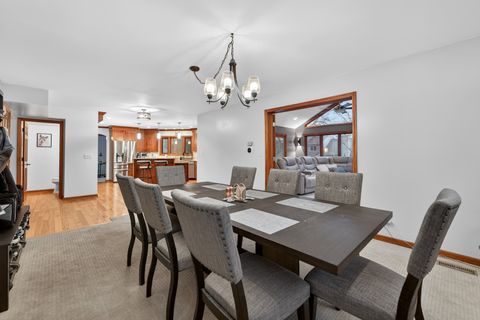 Tiny photo for 450 Hunter Drive, Carol Stream, IL 60188 (MLS # 12588937)