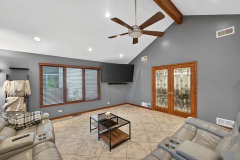 Tiny photo for 450 Hunter Drive, Carol Stream, IL 60188 (MLS # 12588937)