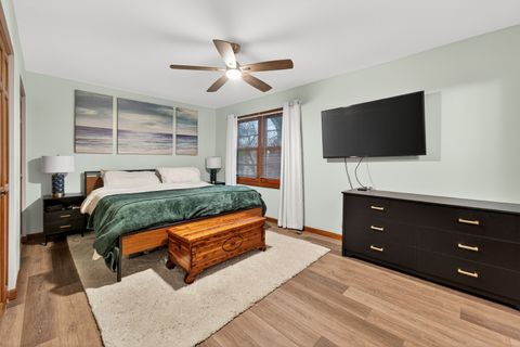 Tiny photo for 450 Hunter Drive, Carol Stream, IL 60188 (MLS # 12588937)