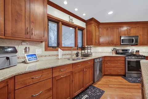 Tiny photo for 450 Hunter Drive, Carol Stream, IL 60188 (MLS # 12588937)