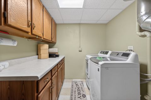 Tiny photo for 450 Hunter Drive, Carol Stream, IL 60188 (MLS # 12588937)