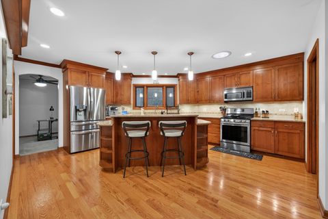 Tiny photo for 450 Hunter Drive, Carol Stream, IL 60188 (MLS # 12588937)