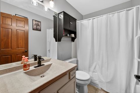 Tiny photo for 450 Hunter Drive, Carol Stream, IL 60188 (MLS # 12588937)