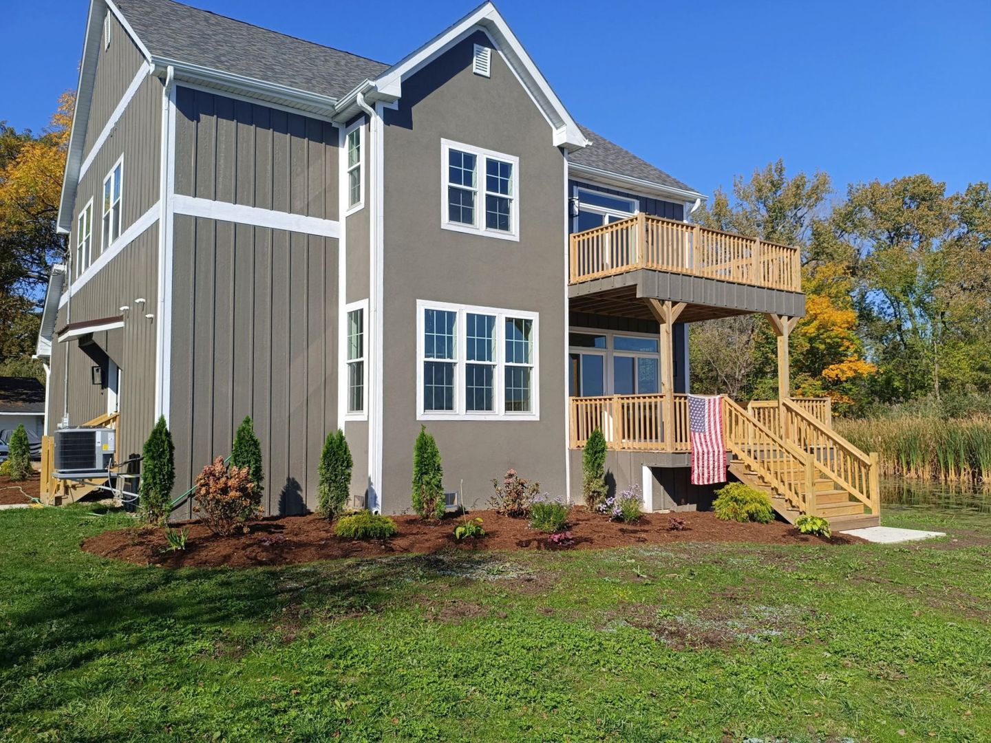 809 Lakeview Drive