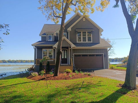 Photo of 809 Lakeview Drive, Round Lake, IL 60073 (MLS # 12763425)