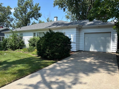 Tiny photo for 719 Jefferson Street, Crete, IL 60417 (MLS # 12727704)