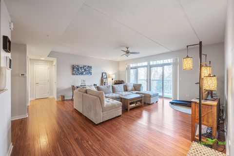 Tiny photo for 425 N BENJAMIN Drive #205, Vernon Hills, IL 60061 (MLS # 12514864)