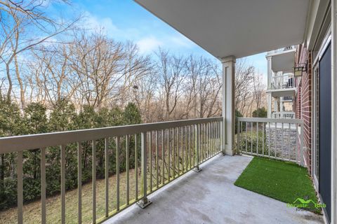 Tiny photo for 425 N BENJAMIN Drive #205, Vernon Hills, IL 60061 (MLS # 12514864)