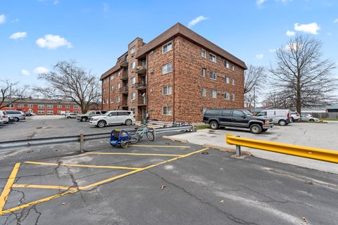 Tiny photo for 7117 W 93rd Street #306, Oak Lawn, IL 60453 (MLS # 12589507)